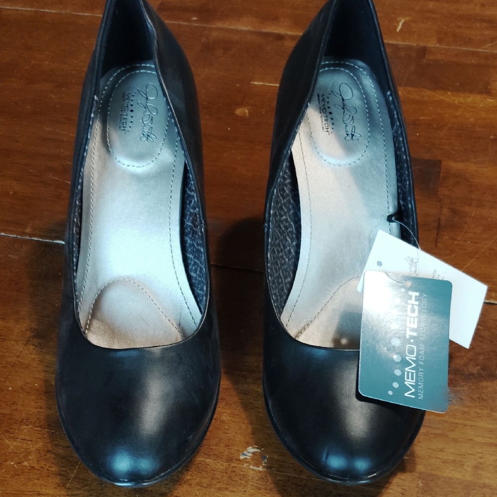 Jaclyn Smith Black Heels Classic Design Medium Height